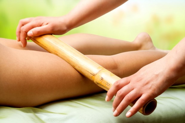 Massagem com Bambu